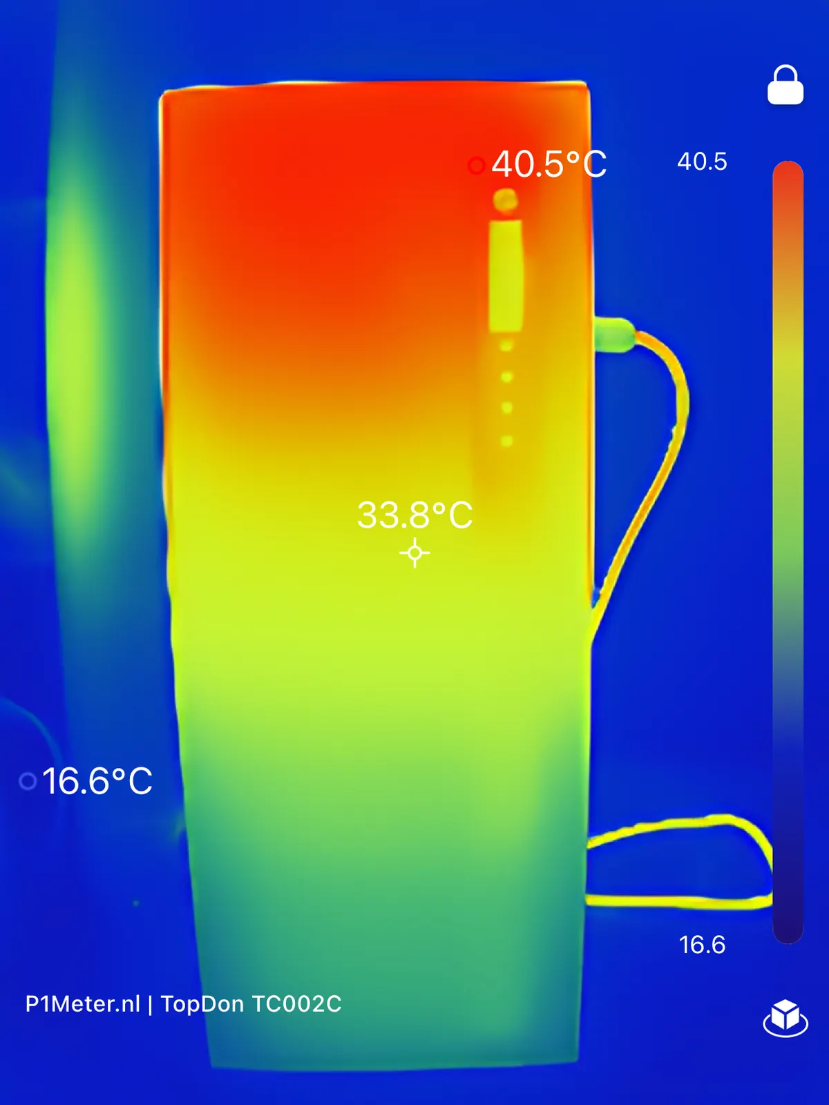 Warmtebeeld van de voorkant van de CONOW Atlas 6000 AC na een uur laden op 3.000 watt