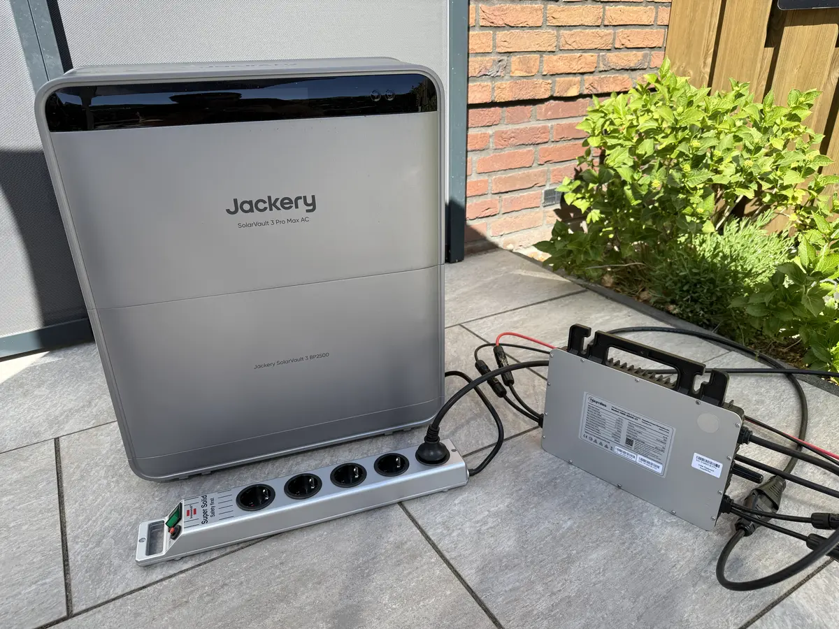 jackery solarvault 3 pro max ac micro omvormer stekkerdoos