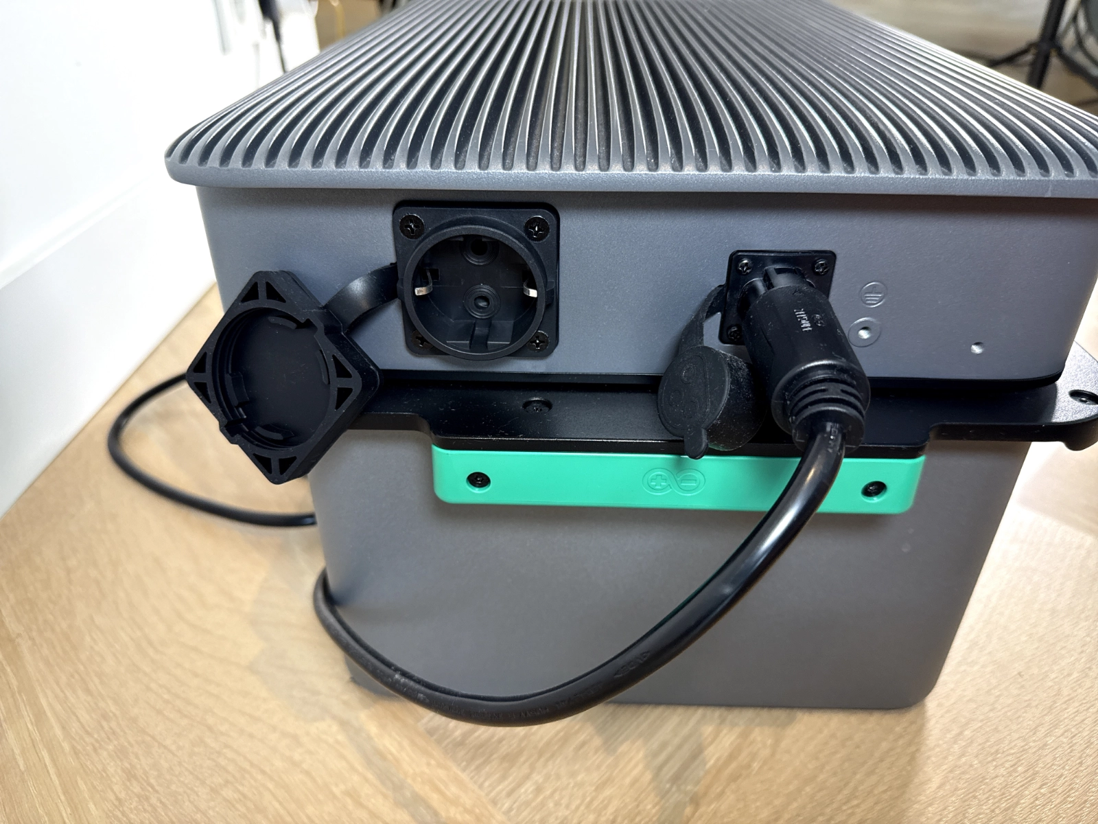 Zendure SolarFlow 2400 AC Off-grid stopcontact voor noodstroom